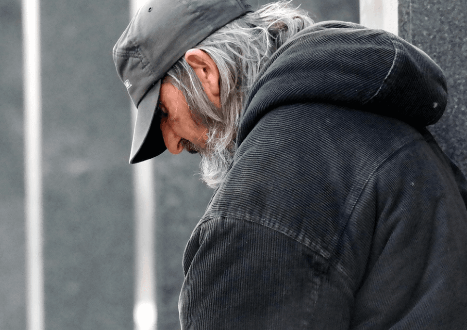 Помощь бездомным